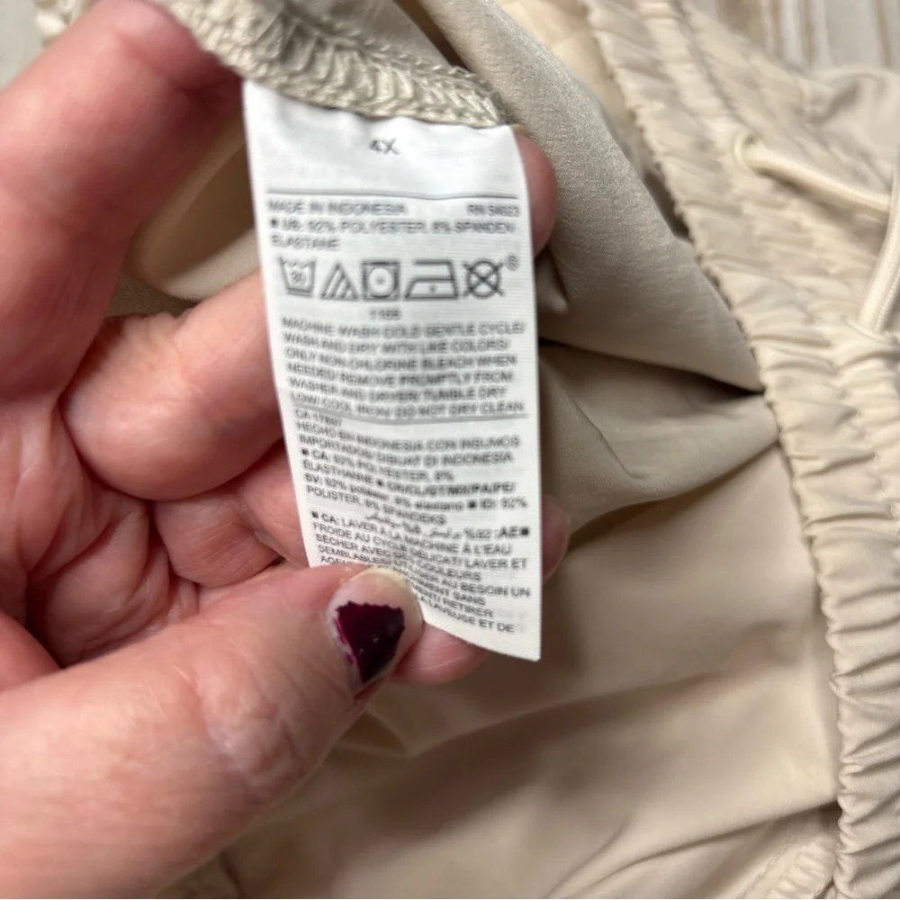 Old Navy Strechtech Lightweight Jogger Womens Cream Cargo Pants 3X & 4X - Picture 16 of 16